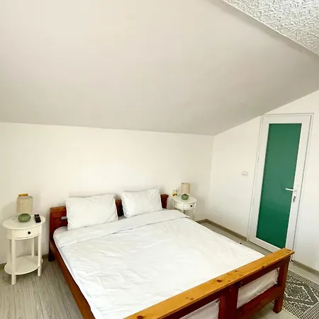 Seahouse Apartment